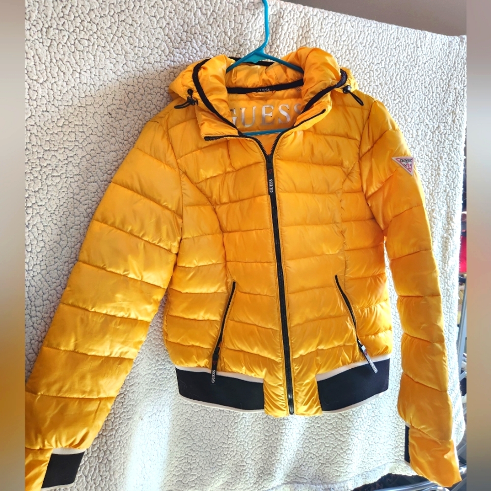 Guess yellow puffer jacket sz M